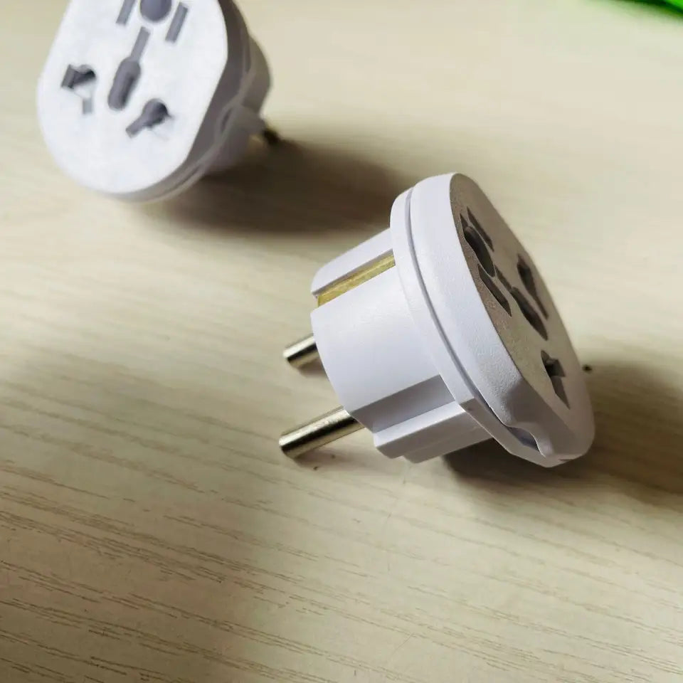 Potovalni adapter univerzalni na EU - PAD003C